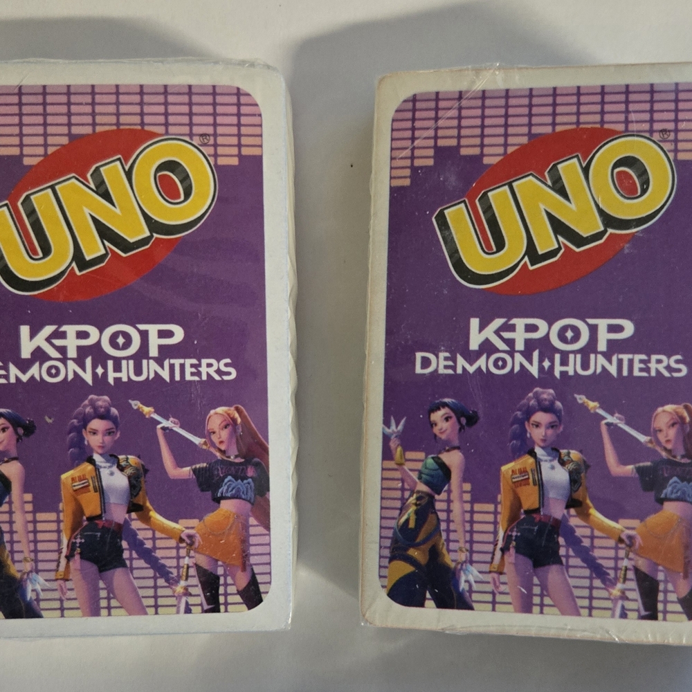 UNO KPOP Demon Hunters Card Game - Picture 3 of 3